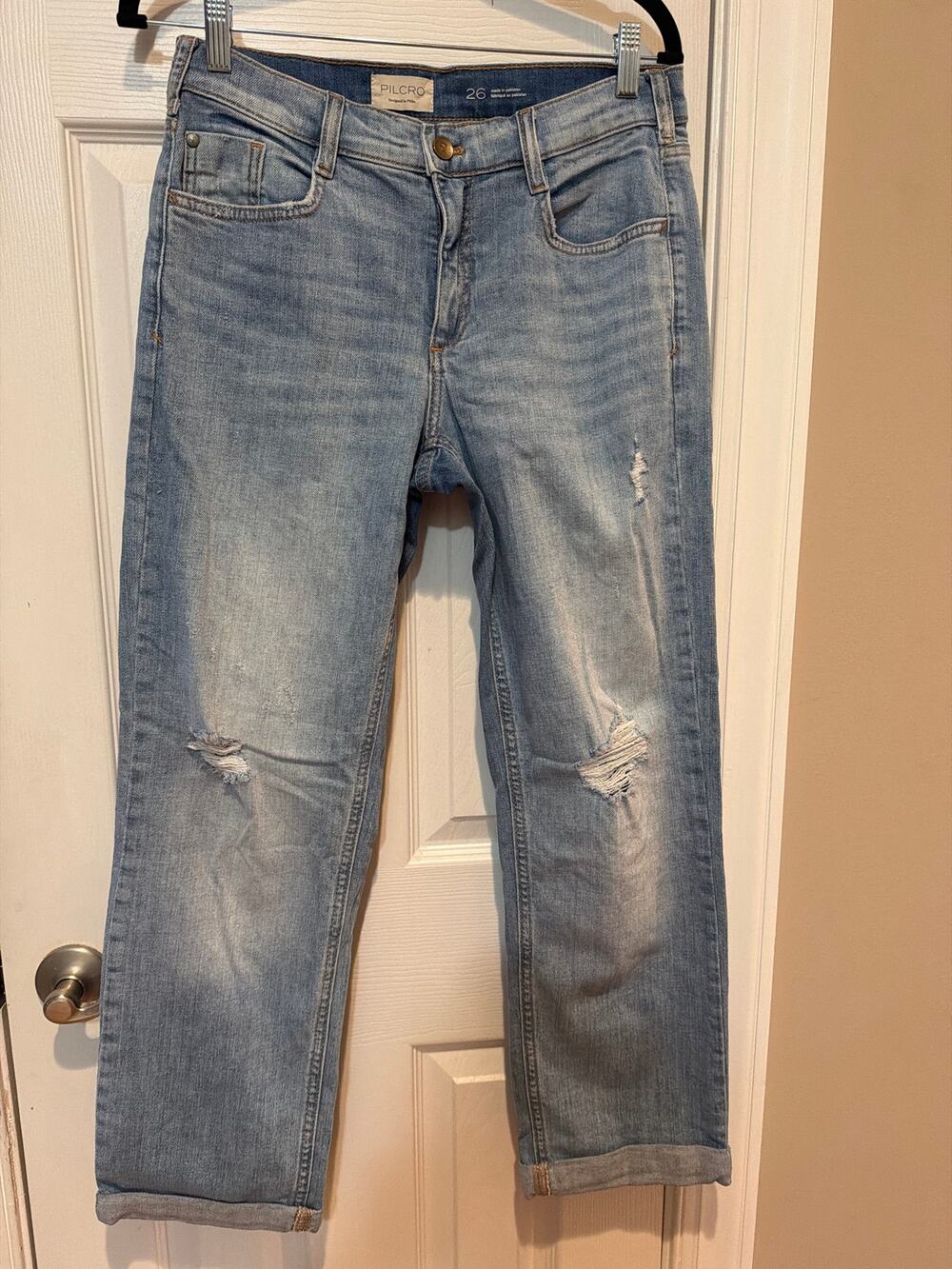 Pilcro Antrhropologie Boyfriend Jeans 26 Light Wash Distressed Rolled Cuff Mid
